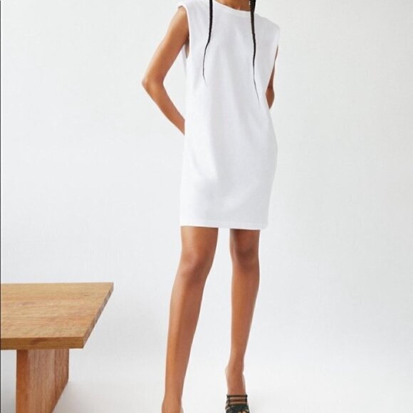 𝅺ARITZIA Babaton Sleeveless, Crew-Neck Dress with Shoulder Pads Size S - Picture 4 of 11